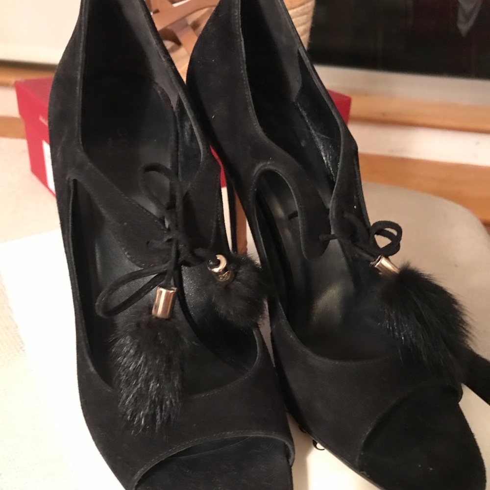 Gucci Furball Peep Toes!